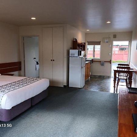 Anatoki Lodge Motel Такака Екстериор снимка