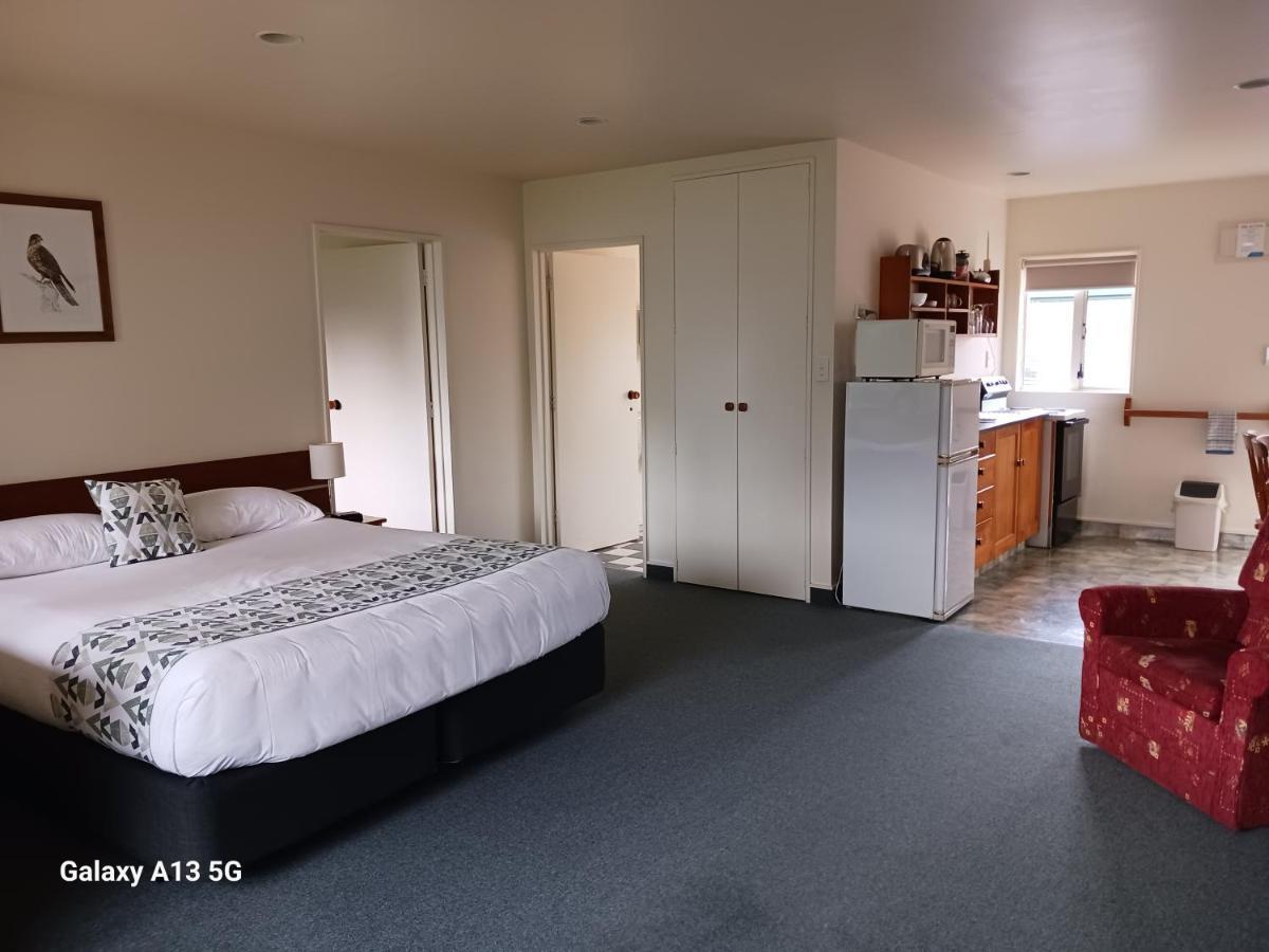 Anatoki Lodge Motel Такака Екстериор снимка
